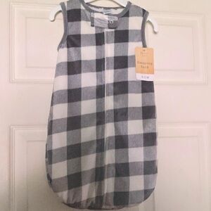 Sleep sack, modern baby 0 to 3 months Gray and white check NWT Great baby gift.